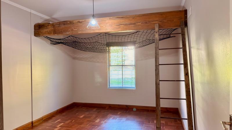 5 Bedroom Property for Sale in Kenridge Western Cape